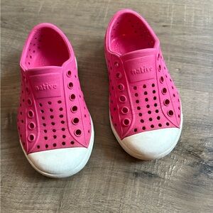 🍃3/$30 Native Toddler Girl’s Pink Clogs